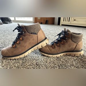 Sketchers boots